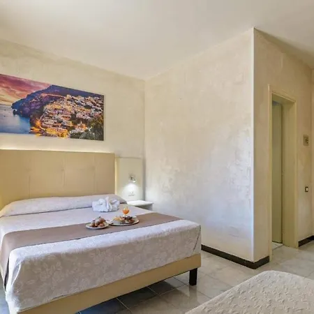 Cristallo Paestum Hotel 3*